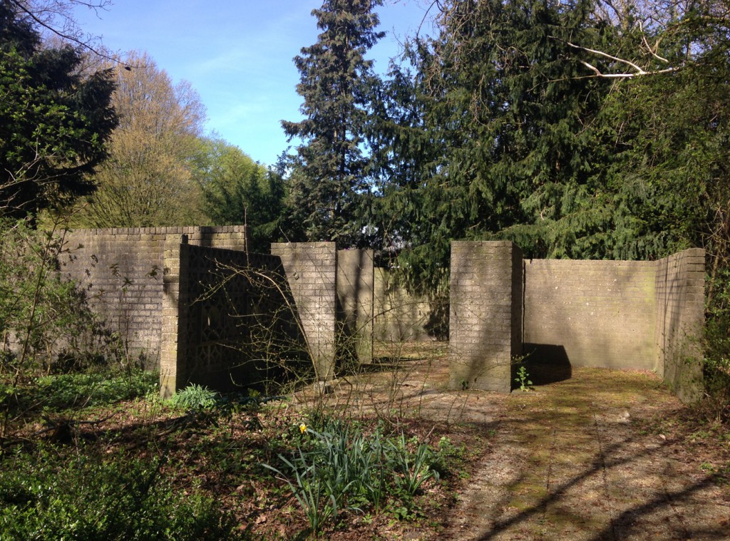 Overblijfselen van het voormalige paviljoen ‘Wonen met groen’, 2015, KCCM